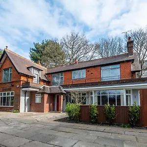Holiday home The Manor - Large Luxury In - Sleeps 12+, Bournemouth